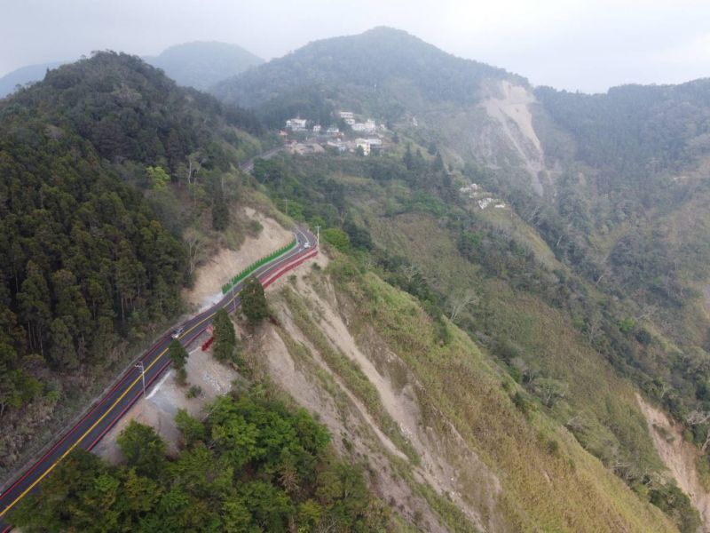 藤枝驚傳休旅車墜谷 釀2命危3輕傷 焦點 Hinet生活誌