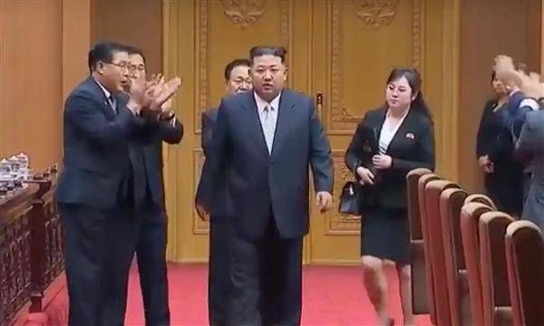 ▲北韓領導人金正恩近來身旁出現一名神秘女子，引發外界關注。（圖／翻攝自北韓中央通訊社）