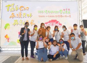 修平科大執行USR計畫5年有成 期盼攜手在地永續共好 ▲修平科大執行USR計畫5年有成,今日起三天舉辦成果展,師生參與踴躍。(圖/修平科大提供)