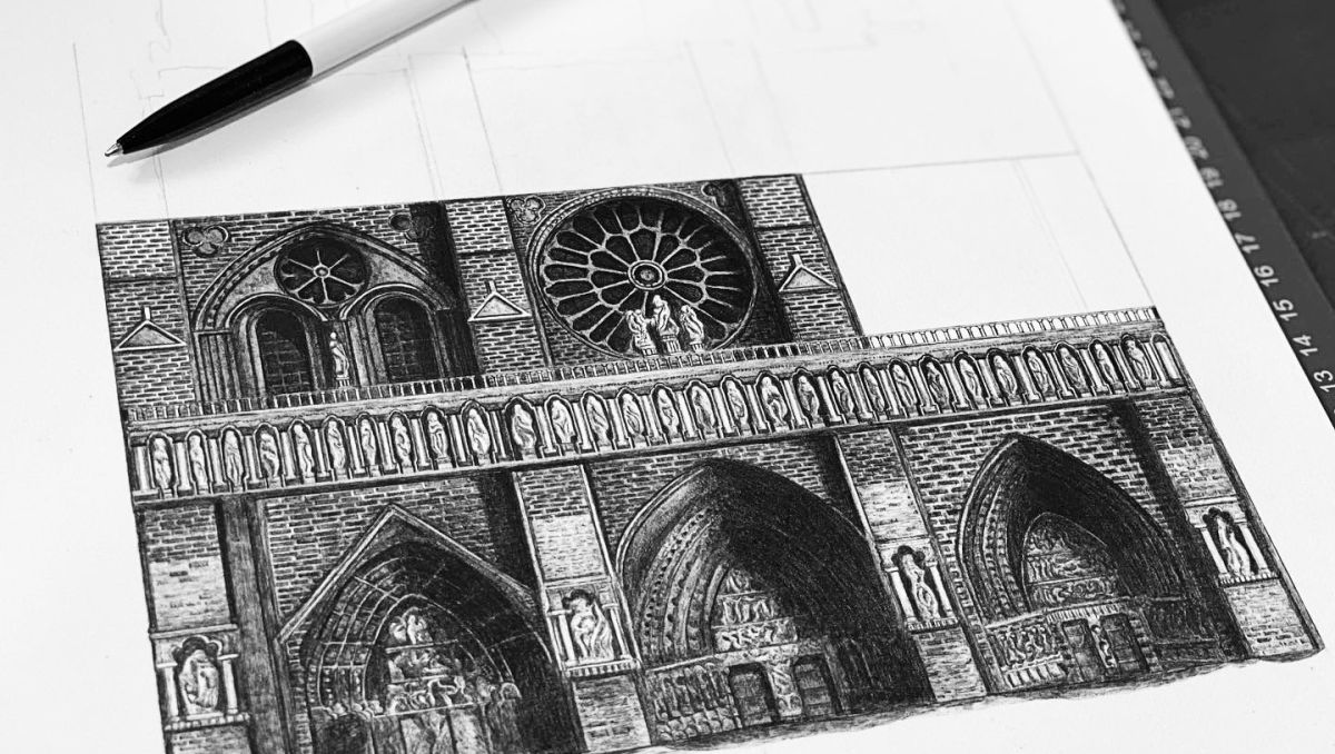 ▲台灣高手在民間！有大學生用10塊錢原子筆當工具，畫出有如電腦印刷的巴黎聖母院，即使親眼所見仍難以置信。（圖／Swalk提供）