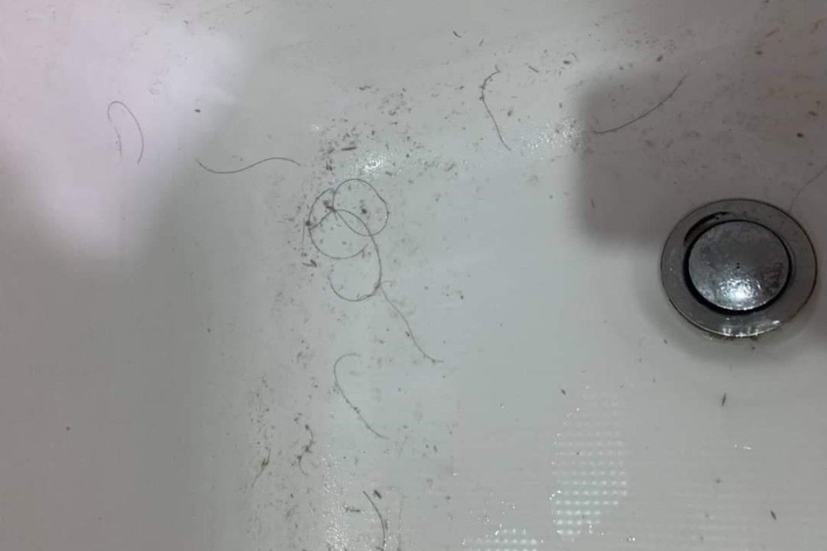 ▲丈夫一個多月不洗澡，洗完浴缸暗黑慘況照曝光，人妻崩潰。（圖／臉書社團《匿名2公社》） 