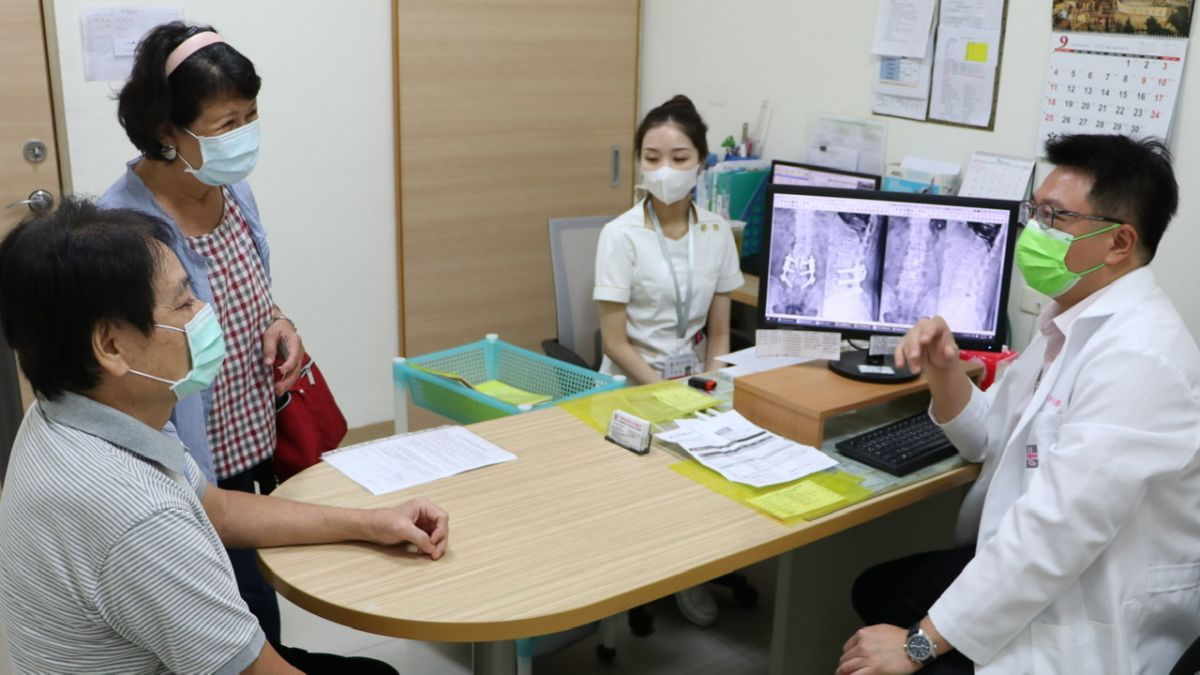 ▲ 郭先生接受「無鋼釘穩定器微創手術」，手術採無鋼釘支架擴大神經椎間孔改善疼痛。（圖／七賢脊椎外科提供）