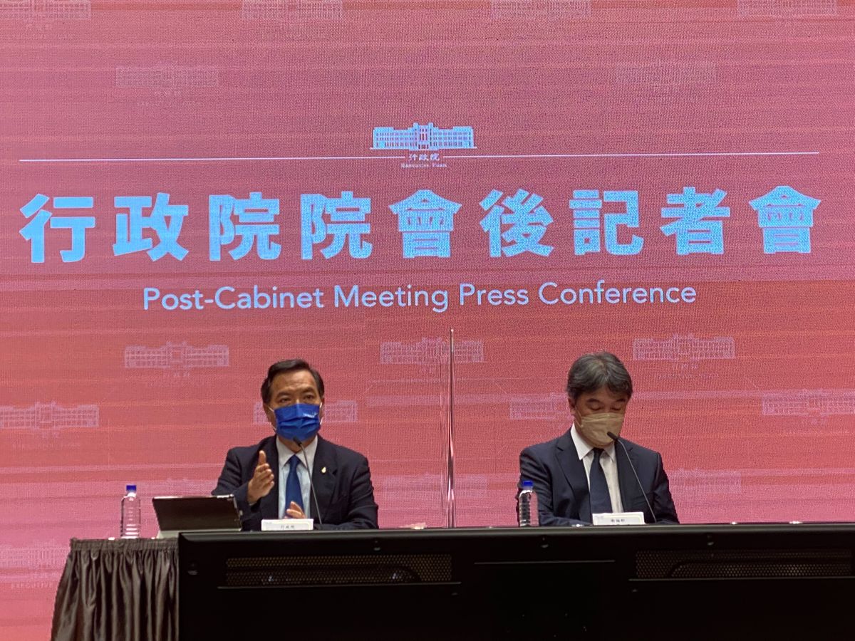 ▲疫情指揮官王必勝說明莫德納追加劑將在明晚抵台，預計下周開放第一梯次施打。（圖／記者陳威叡攝，2022.09.15）