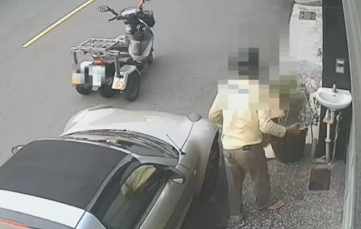 ▲以資源回收維生的董男，以為被害人住處門口的烤肉架及其他鐵網不要了，故將其取走回收。(圖／記者郭凱杰翻攝)