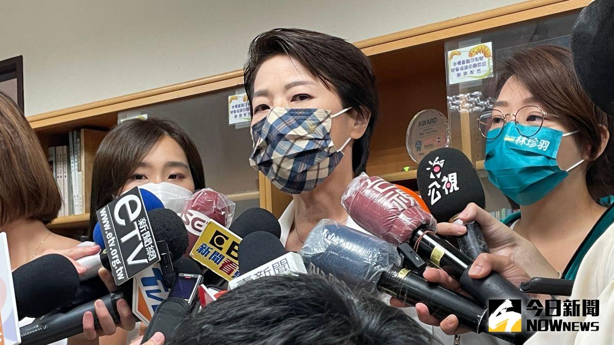 ▲台北市長參選人黃珊珊15日表示，沒人改變人設，如果這種是改變人設，那我們對自己的出生，從來不會去攀附其他的人。（圖／記者丁上程攝，2022.09.15）