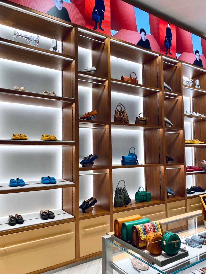 ▲TOD’S微風南山全新概念店,最大特點為擁有全台唯一的動態 LED 螢幕牆。(圖/記者蕭涵云)