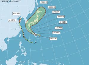 ▲南瑪都颱風，已於今天(16日)２時增強為中度颱風，並以每小時14轉20公里速度，向西北進行。（圖／中央氣象局）