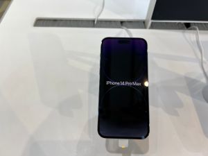 iPhone14、動態島、iPhone14開賣(圖/記者張志浩攝) ▲