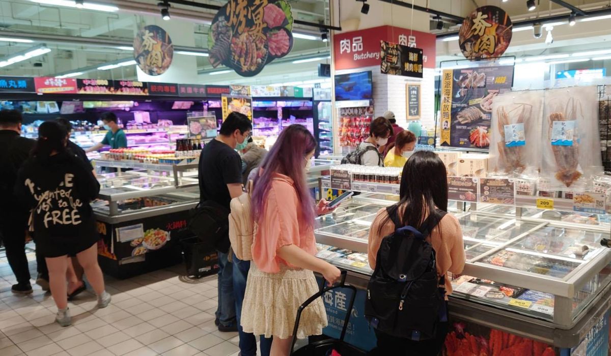 ▲法人認為，目前升息態勢不止、宜多元投資布局，但若仍想在股市多加布局，建議可關注擁有分散風險特性的ETF，包含食品、飲料等。（示意圖／NOWnews資料照片）