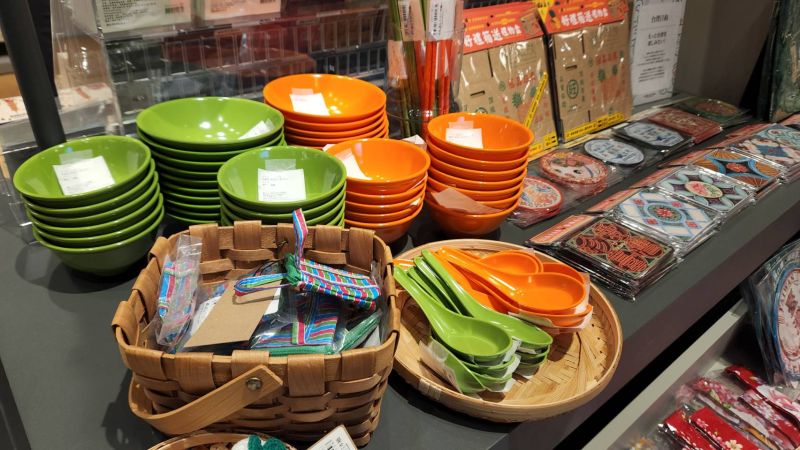 ▲「TAIWAN PLUS」專區,包括參與TAIWAN PLUS生活節市集展出的品牌商品。(圖/記者李琦瑋攝,2022.09.16)