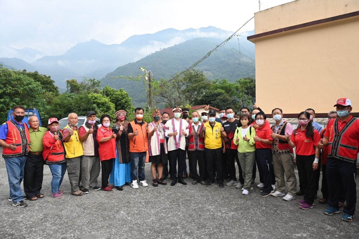 ▲陳其邁出席全國布農族射耳祭暨運動會，受到當地族人熱烈歡迎，地方大老公開表態支持陳其邁市長連任。（圖／賴文德議員服務處提供）