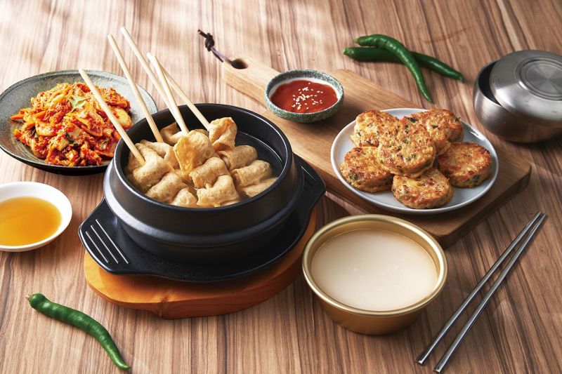 ▲家樂福帶你探索韓食餐桌,超過150種追劇必備零食、飲品,指定商品紅利點數10倍送。(圖/品牌提供)