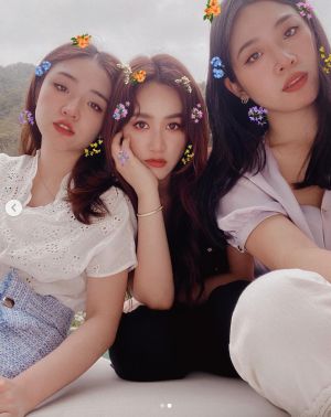 ▲吳姍儒今(17)日在IG首度公開三姐妹「絕美合照」。(圖/翻攝自吳姍儒IG) ▲吳姍儒17日在IG首度公開三姐妹「絕美合照」。(圖/翻攝自吳姍儒IG)