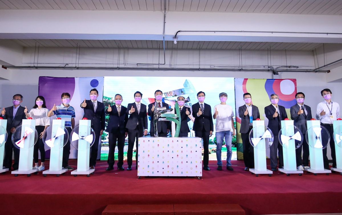 ▲經濟部加工出口區管理處處舉行前鎮科技產業園區前瞻智造基地完租儀式。(圖／記者黃守作攝)