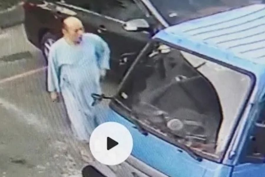 ▲台中監獄受刑人陳坤和自中國醫藥大學附設醫院動完手術後，穿著病人服破壞腳鐐趁機逃逸。（圖／翻攝自記者爆料網）