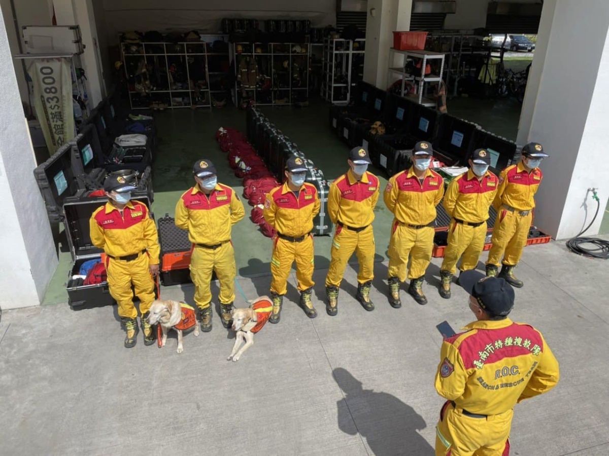 ▲黃偉哲在了解花東地震災情後，已即刻命令台南市消防局特搜隊，以及義消特搜隊集結完畢，並整備前往花蓮出發協助救災。（圖／翻攝自黃偉哲臉書）