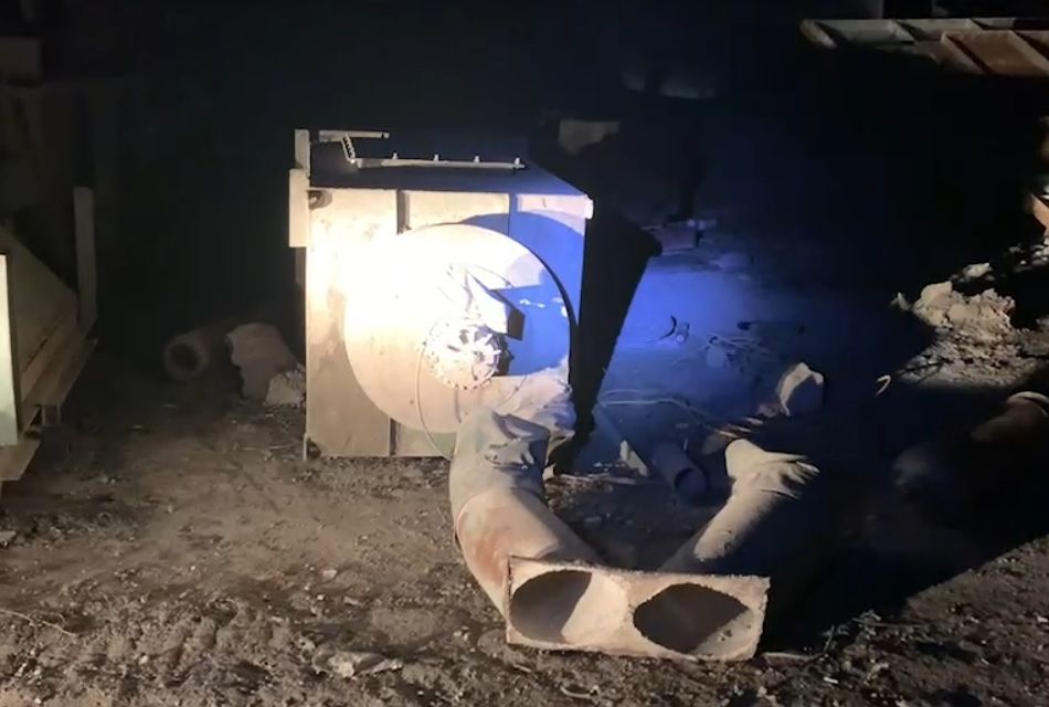 ▲強震導致事故！花蓮水泥廠工人遭機具重壓，命危送醫不治。（圖／翻攝畫面）  