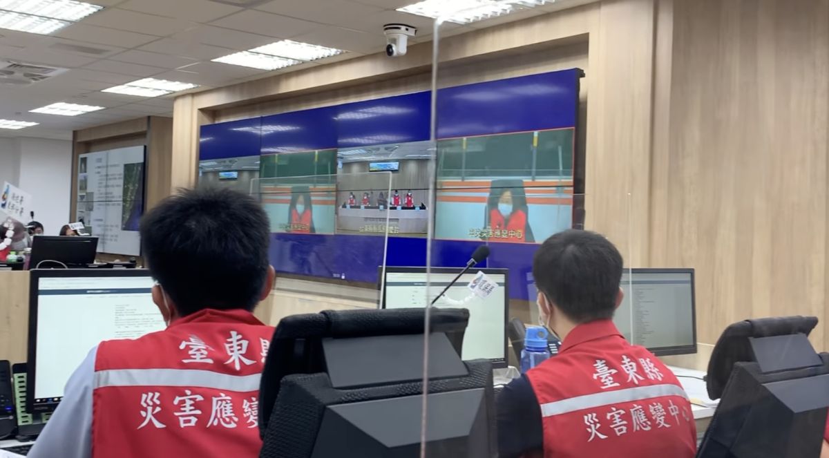 ▲總統蔡英文昨日親自坐鎮「台東地震中央災害應變中心」，結果引發縣府交通及觀光發展處處長余明勳不滿。（圖/余明勳臉書）