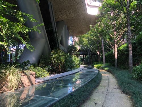 ▲陶朱隱園建築主結構與擋土外牆間留設1米寬的隔震縫，除確保地震發生時，結構體有足夠的移動空間，不會直接撞擊擋土外牆而損壞到主結構。（圖／中華工程提供）