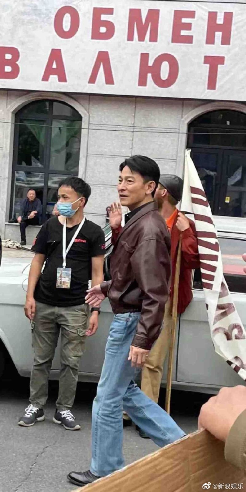 ▲劉德華現身哈爾濱拍戲。（圖／新浪娛樂微博）