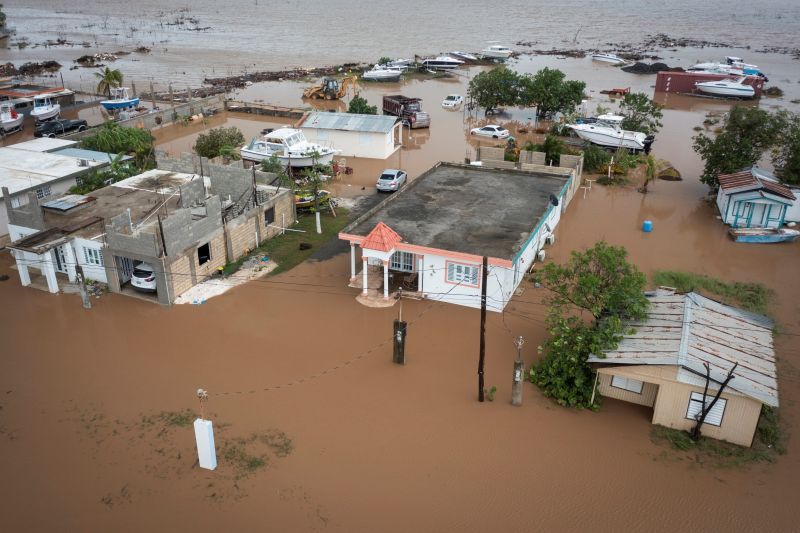 ▲颶風菲奧娜（Hurricane Fiona）在波多黎各造成大範圍停電及洪災後，又侵襲了多明尼加，為當地帶來強風驟雨。（圖／美聯社／達志影像）