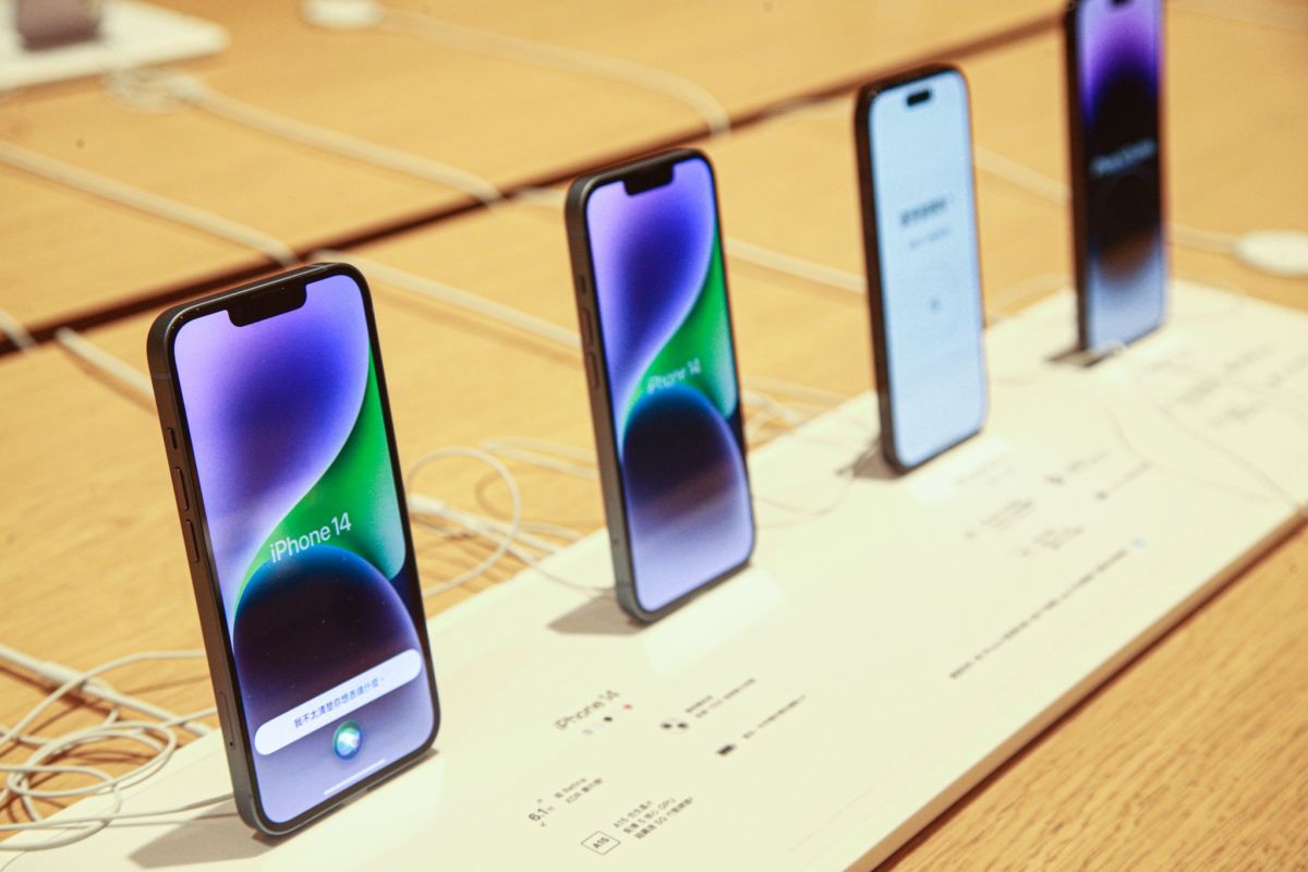 ▲經濟部統計處今（23）日公布8月工業生產指數創下連續31紅紀錄，統計處副處長黃偉傑解釋，主要是受惠於iPhone等國際各大品牌科技新品陸續推出，加上新興科技應用及數位轉型需求續強，帶動資訊電子產業生產成長所致。（圖／記者葉政勳攝）