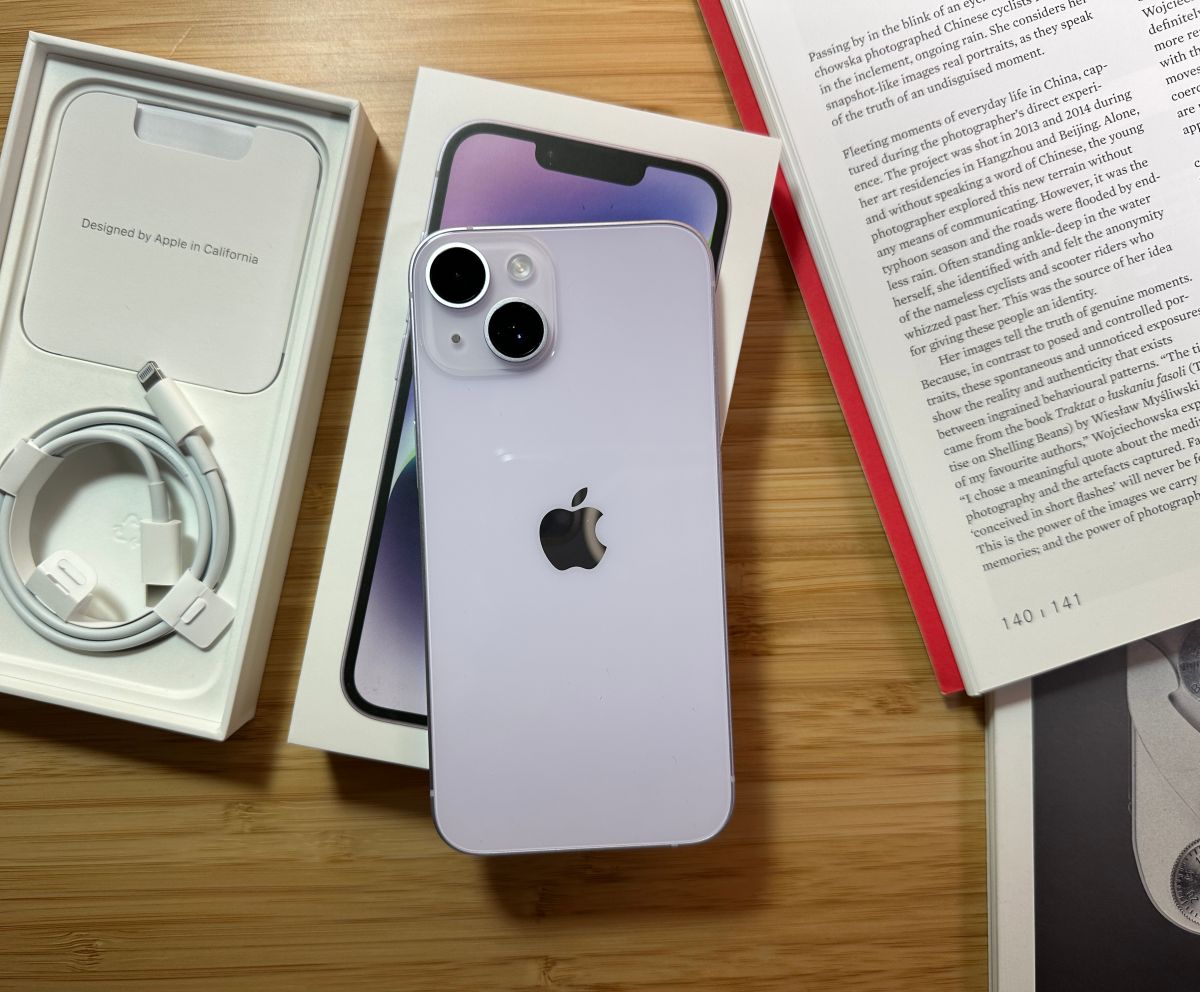 ▲iPhone 14買氣依舊旺，是5月全台手機銷量冠軍。（圖／記者周淑萍攝）