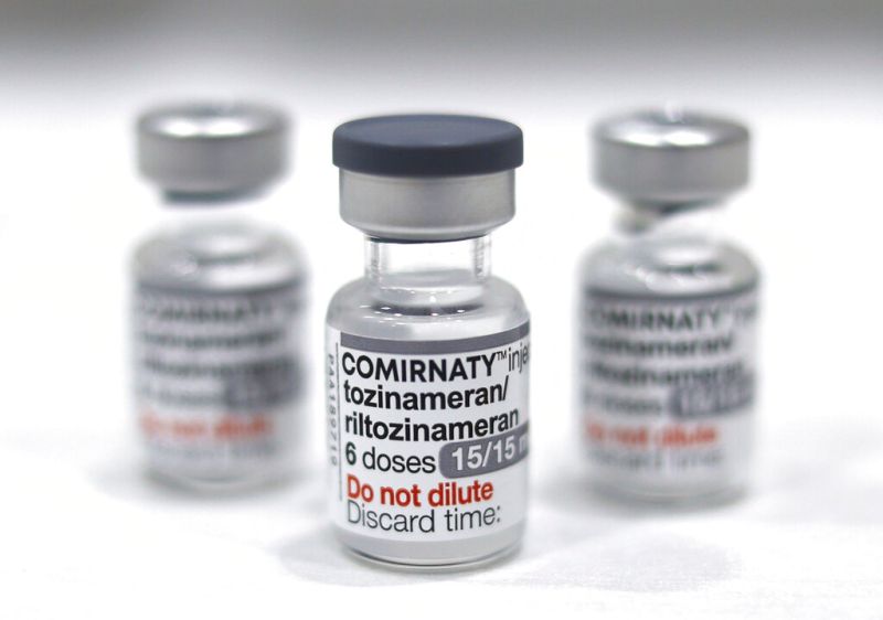 ▲指揮中心今(22)日表示，透過COVAX機制獲配的第二批Novavax疫苗50.4萬劑，已於今日上午抵達桃園國際機場。（疫苗示意圖／美聯社／達志影像）