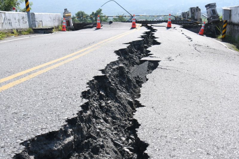 收假凌晨5.9地震晃爛！「PTT爆版」鄉民不睡了：可怕到哭
