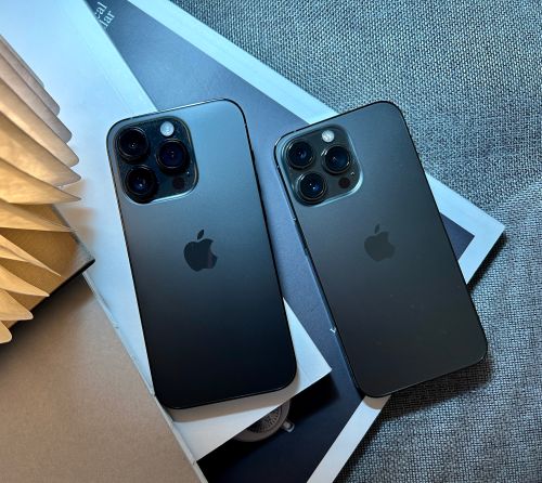 ▲Tim哥建議，iPhone 13 、14系列用戶若目前電池續航仍堪用，可等iPhone 18 Pro價格公布後，再與降價的iPhone 17 Pro比較。（圖／記者周淑萍攝）