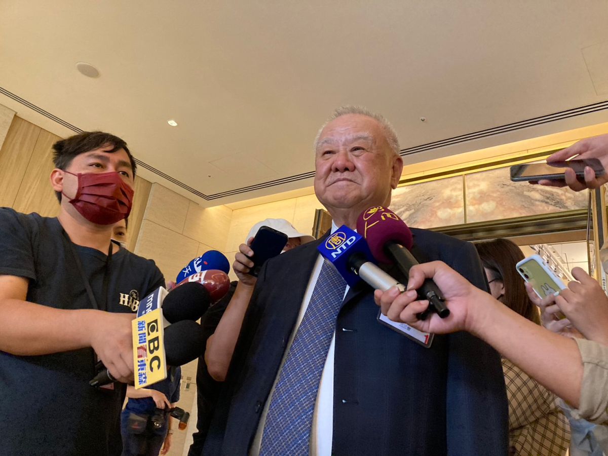 ▲中華民國三三企業交流會理事長林伯豐今（21）日表示，台灣央行應參考對手「南韓」，盼台幣貶值不要超過韓國。（圖／記者鄭妤安攝影）