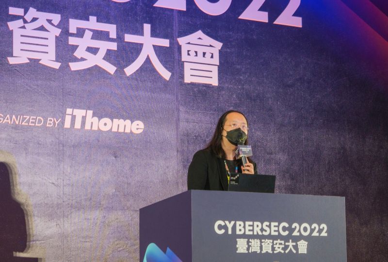 ▲數位發展部部長唐鳳今（21）日出席CYBERSEC 2022臺灣資安大會，以大會主題「數位轉型、資安升級」做專題演講。（圖／數位發展部提供）