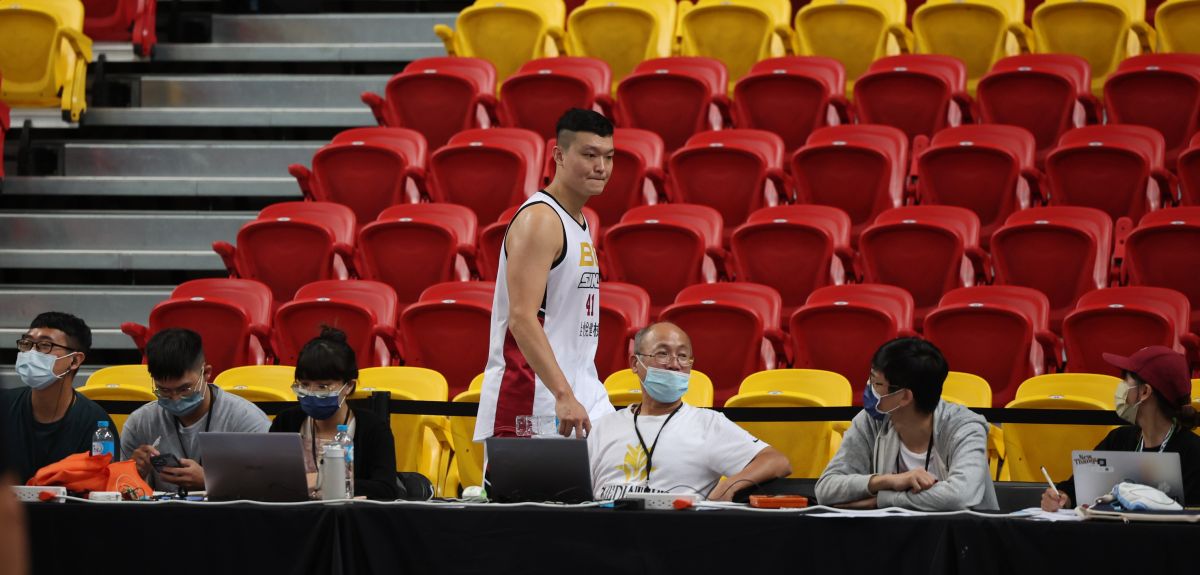 ▲台中太陽蘇奕晉出拳被判出場。（籃協提供）