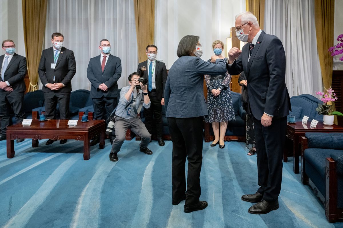 ▲蔡英文接見捷克訪團，並表示期待台灣和捷克持續相互守望，堅持捍衛民主自由價值。（圖／總統府提供）