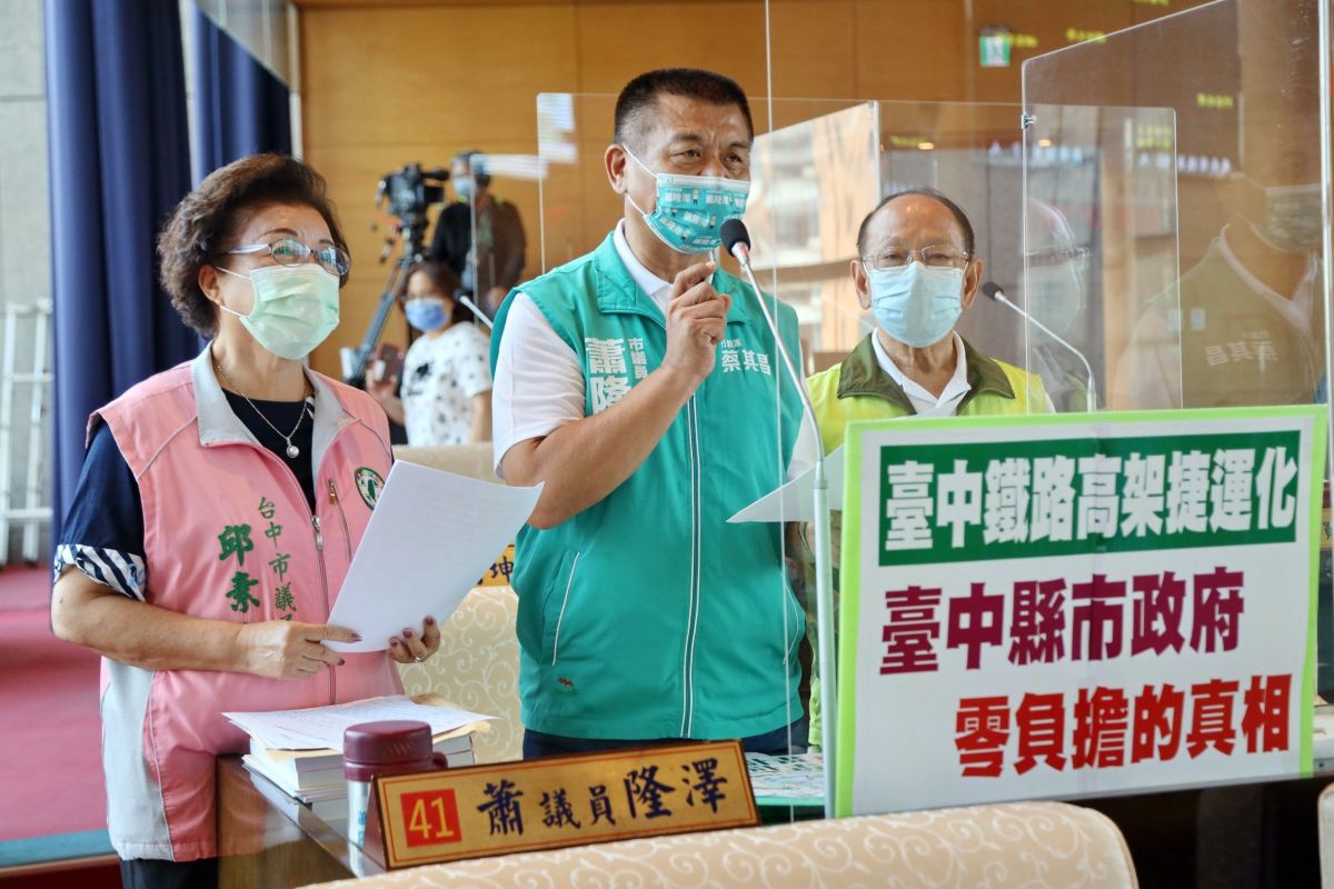 ▲議員蕭隆澤還原台中鐵路高架化是誰的功勞真相(圖／柳榮俊攝2022.9.22)