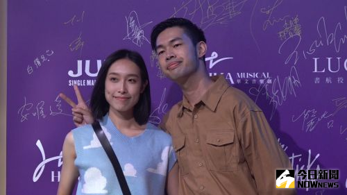 ▲劉樸(左)、陳大天觀賞音樂劇。(圖/記者朱永強攝) ▲劉樸(左)、陳大天觀賞音樂劇。(圖/記者朱永強攝)