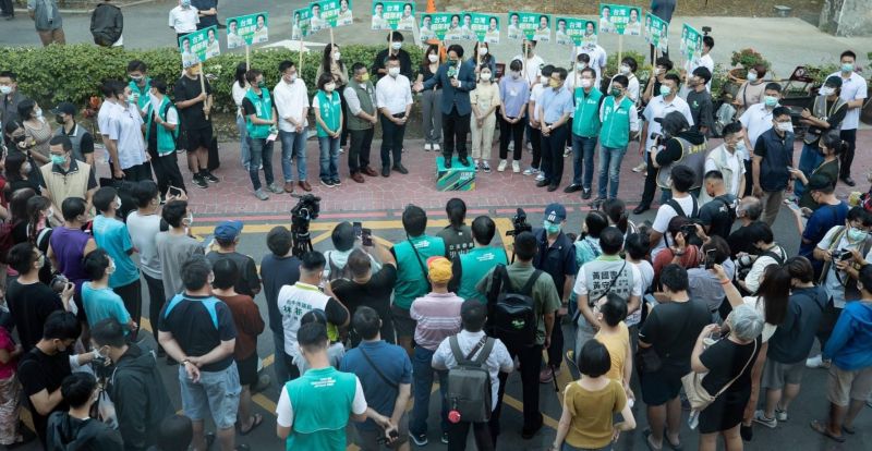 ▲賴清德9月時於逢甲夜市街頭,針對18歲公民權進行宣講。(圖/翻攝自賴清德臉書)