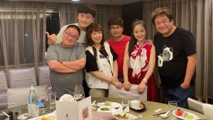 ▲張永正(左起)、鄭元暢、趙詠華、唐從聖、林依晨及瞿友寧相約聚餐。(圖/翻攝自瞿友寧臉書) ▲張永正(左起)、鄭元暢、趙詠華、唐從聖、林依晨及瞿友寧相約聚餐。(圖/翻攝自瞿友寧臉書)