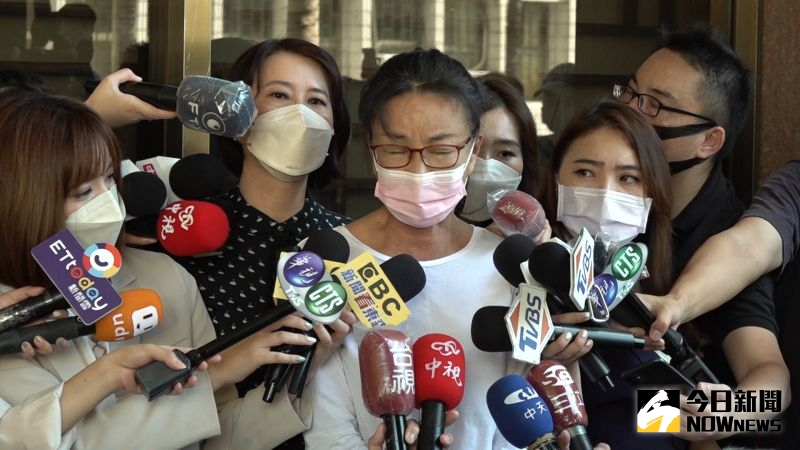 ▲前中姐張淑娟(右)、台北市議員王鴻薇(圖/NOWnews資料照,記者朱永強攝)