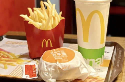 麥當勞買一送一！歡樂送優惠「辣味麥克雞塊」免費　摩斯套餐99元
