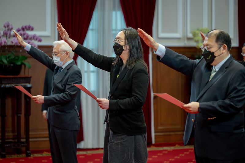 蔡總統主持唐鳳等人就任宣誓典禮　數位發展部正式就位
