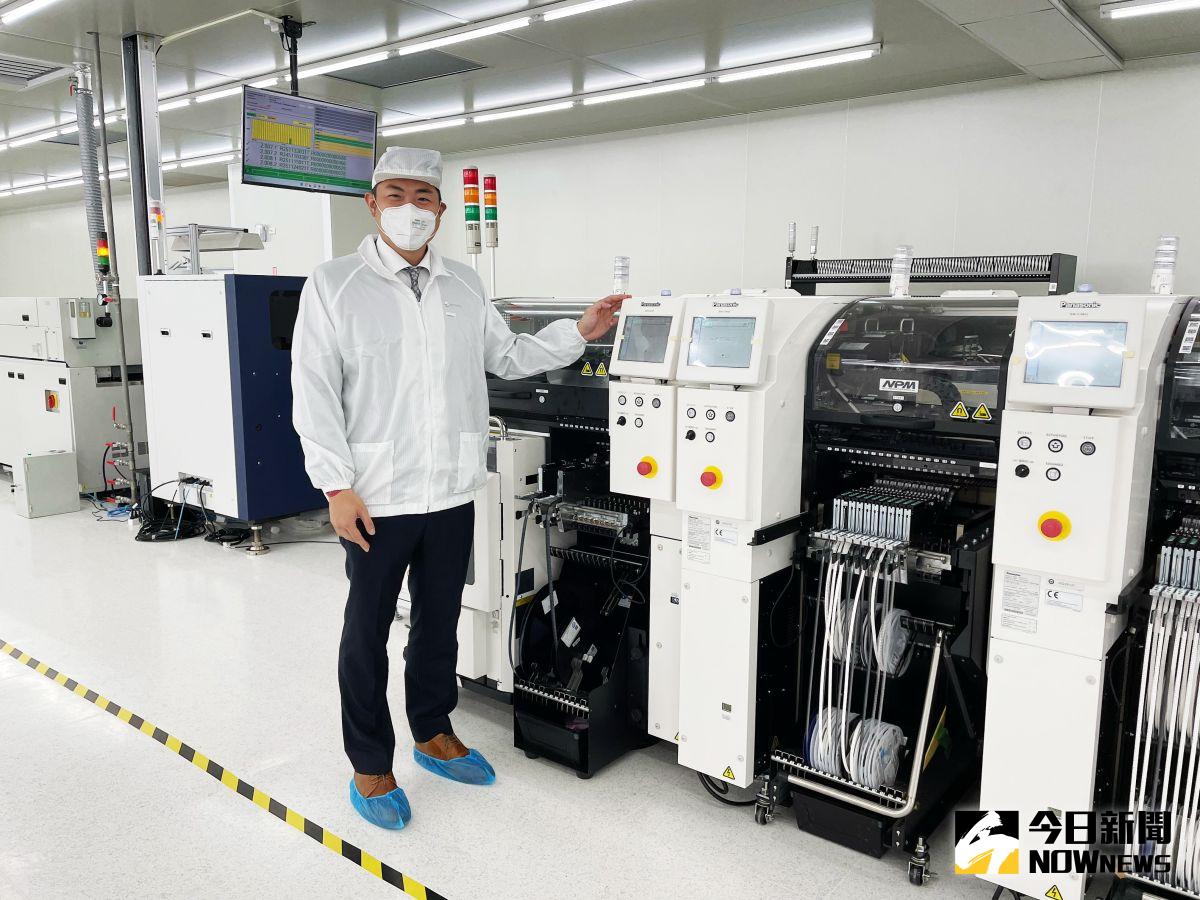 ▲林傳凱表示，凱銳高雄廠的設立在硬體部分將採用最新的研發設備，所有生產線上的產品都採用最嚴格的標準。圖為松下高速置件機可以針對高速運算產品做最有效率的搭配。(圖／記者郭俊暉攝)