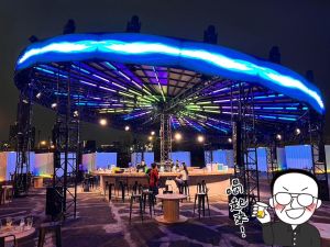 ▲「2022 台灣設計展」還特別準備一個看完展可以好好歇腳、交流品味的場域『中島酒吧』，這個酒吧多有魅力，就要你自己來看看了。（圖／截自史哲臉書）