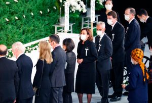 安倍晉三國葬 ▲美國副總統賀錦麗在安倍晉三國葬儀式中獻花。(圖/美聯社/達志影像)
