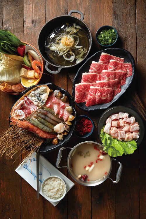 ▲這一小鍋多數門市設有「呷Bar」自助吧，供應蔬菜、火鍋料與手打漿類。培根豬與多款湯底表現穩定，飲料與冰品無限供應。（圖／這一鍋餐飲集團提供）