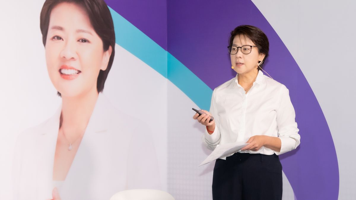 ▲無黨籍參選人黃珊珊的支持率雖然落在第三名，但自從她辭去副市長職位後，聲勢逐漸上升，也慢慢獲得許多選民的支持。（圖／黃珊珊辦公室提供）