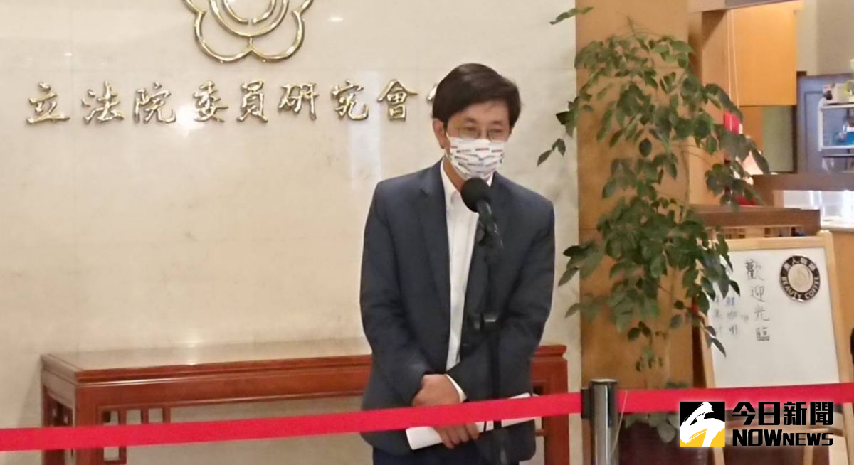 ▲前立委黃國昌指控蔡適應介入國防部賤賣眷地，讓黑道從中牟利40億元，蔡出面解釋黃打錯人了。（圖／記者陳威叡攝，2022.09.28）