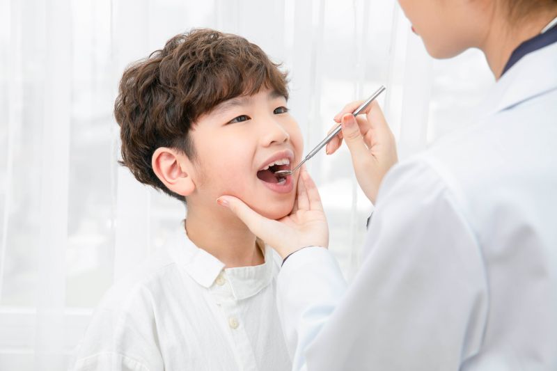 ▲這些口腔問題，你家寶貝中幾項？牙齒排列不整齊恐影響孩子咀嚼、口語功能！（圖／品牌提供）