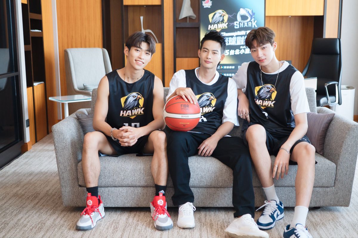 ▲蔡承祐（左起）、張庭瑚和金雲出席「Champion Star星光籃球對抗賽」記者會。（圖／寬宏藝術、JR東日本飯店提供）