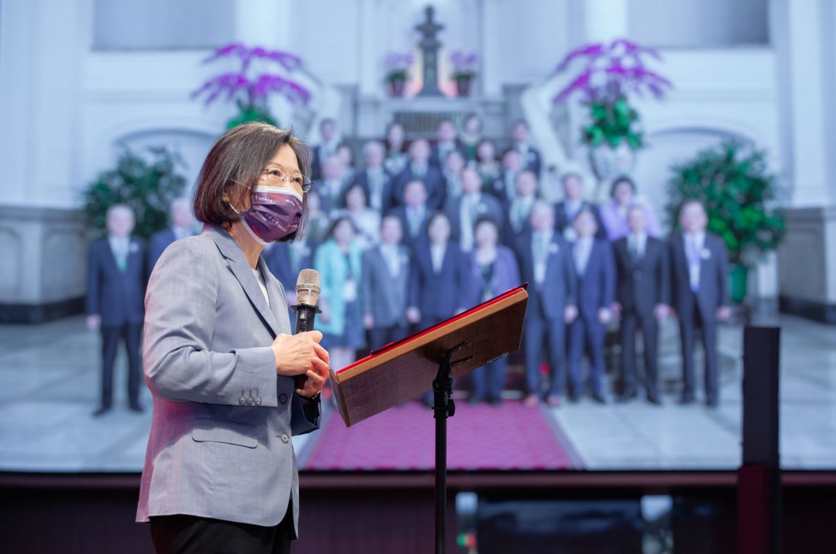 ▲藍白陣營狂攻鏡電視，總統府日前即發出聲明強調，總統蔡英文尊重NCC，絕不涉入鏡電視申照。（圖／總統府提供）